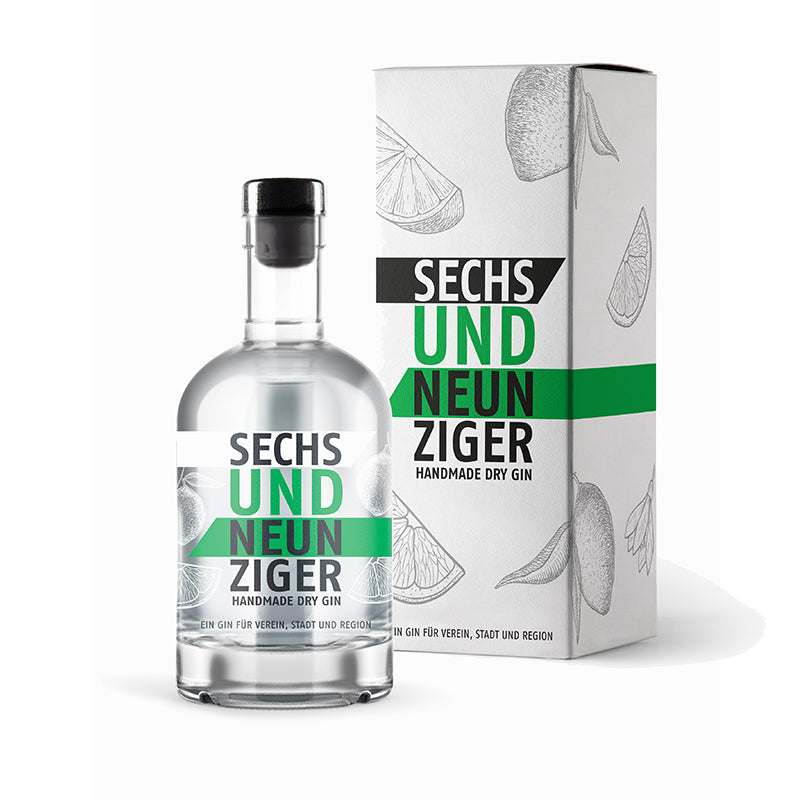 Sechsundneunziger Gin in Glasflasche, Hannover 96 Kooperation, puristisches Siebdruck‑Design, Premium Gin mit Botanicals Orange, Limette und Aquavit.
